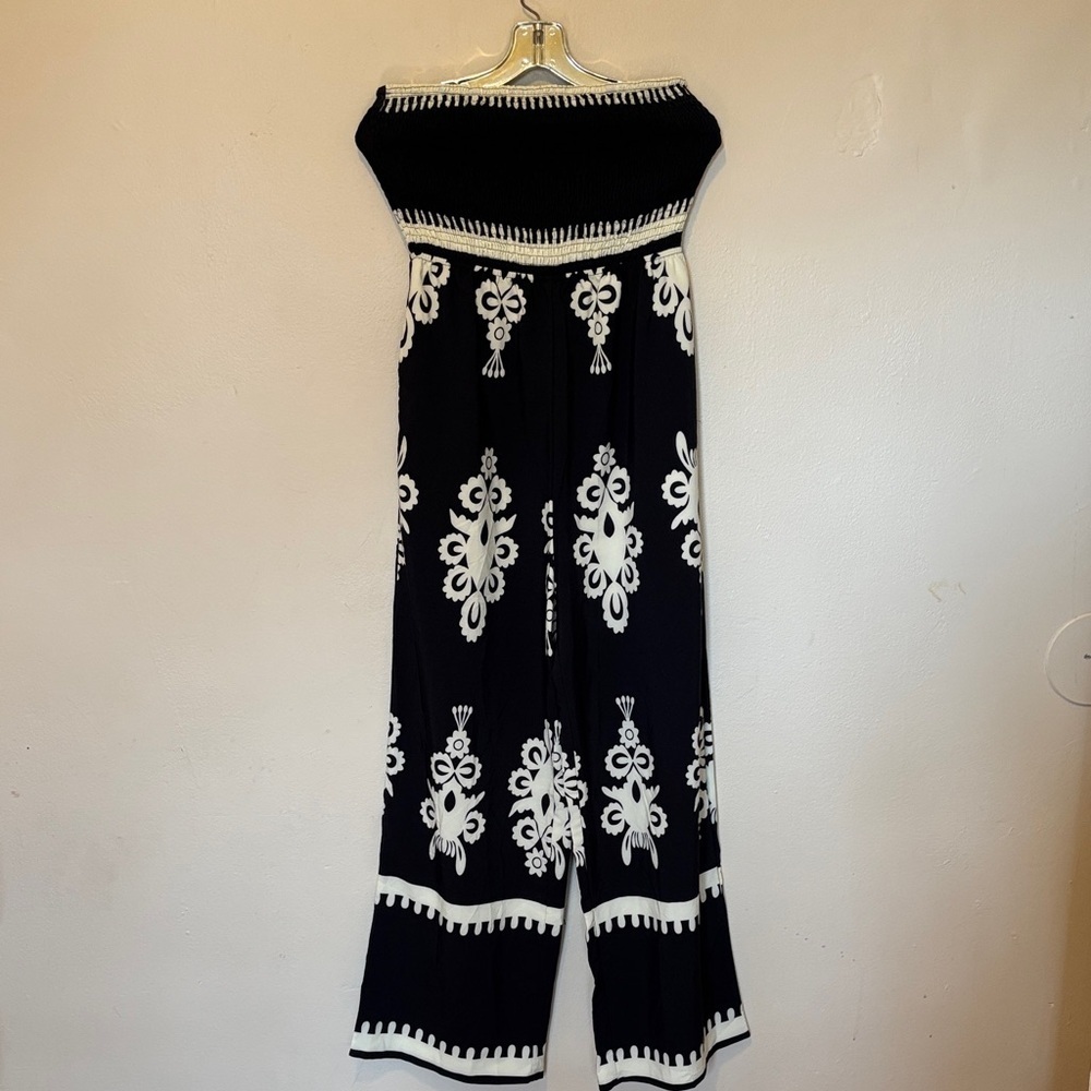 Elegant Black and White Patterned Jumpsuit